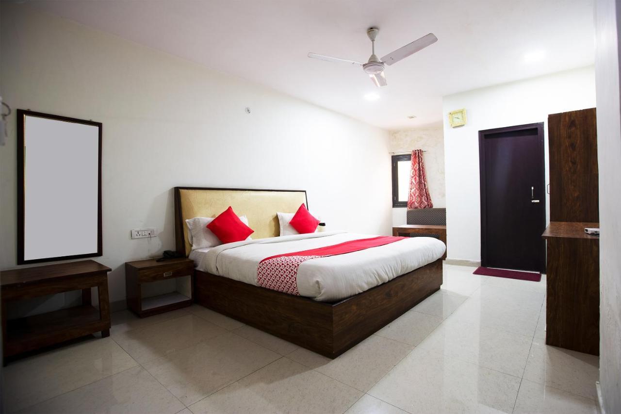 Harthala Oyo 44174 Hotel Mid Town Prime מראה חיצוני תמונה